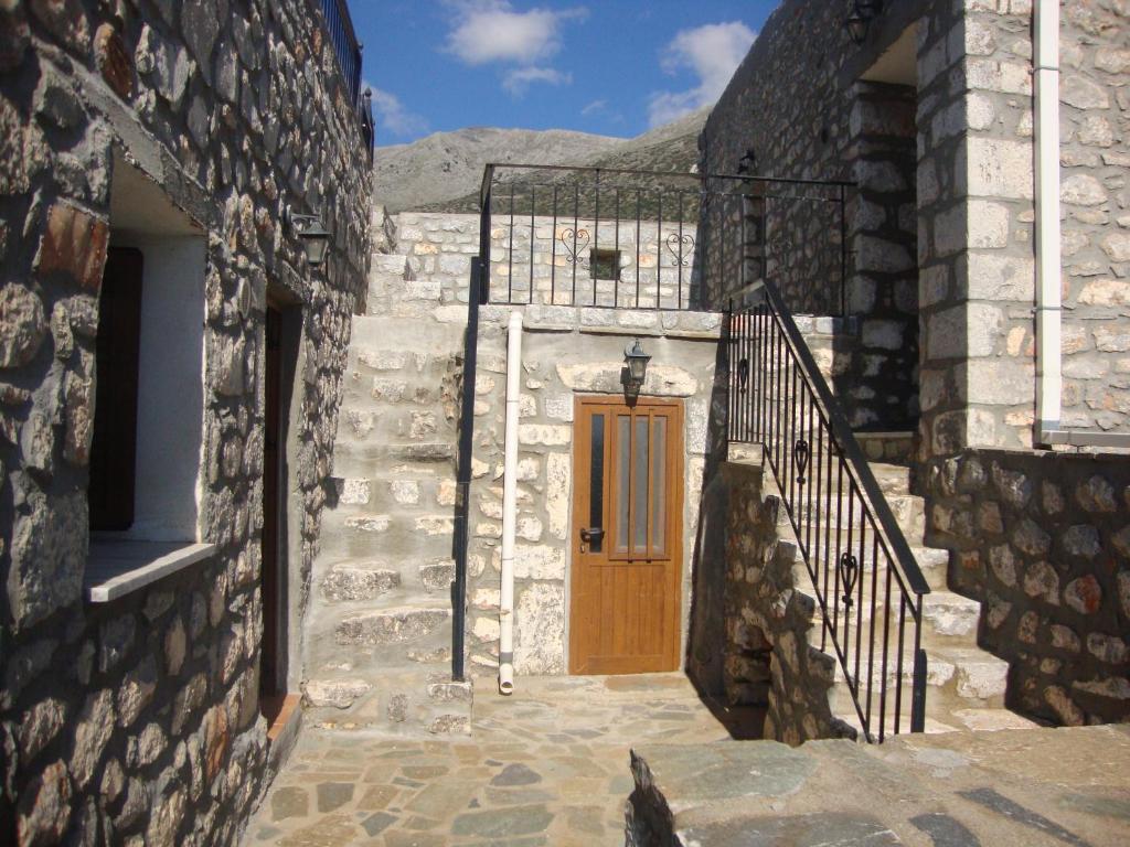 Kafiona Guesthouse Pyrgos Dirou Exterior photo